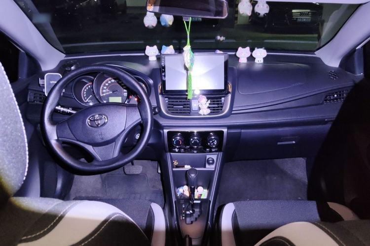 Used Toyota YARiS L Zhi Xuan 2021 X-Trail 1.5L CVT Leading Edition Center Console