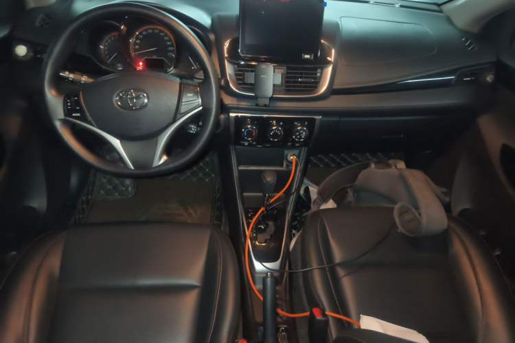 Used Toyota YARiS L Zhi Xuan 2021 X-Trail X 1.5L CVT Prestige Edition Center Console