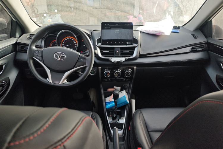 Used Toyota YARiS L Zhi Xuan 2021 X-Trail X 1.5L CVT Prestige Edition Center Console