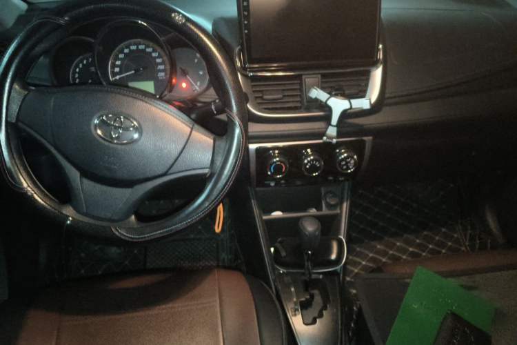 Used Toyota YARiS L Zhi Xuan 2021 1.5L CVT Leading Edition Center Console