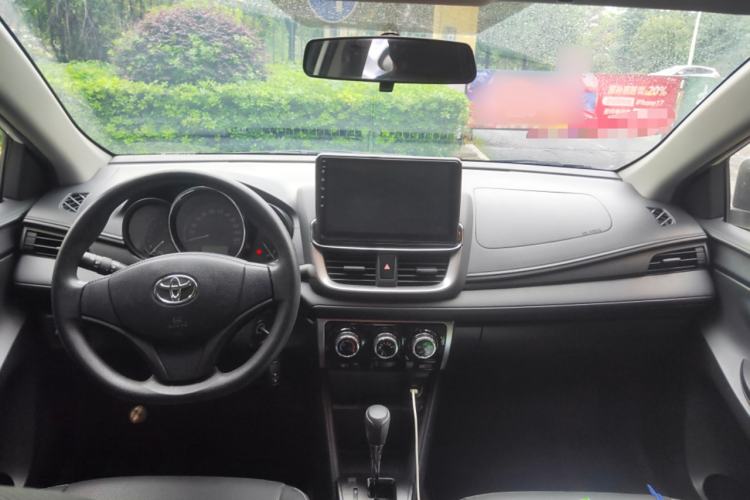 Used Toyota YARiS L Zhi Xuan 2021 1.5L CVT Leading Edition Center Console
