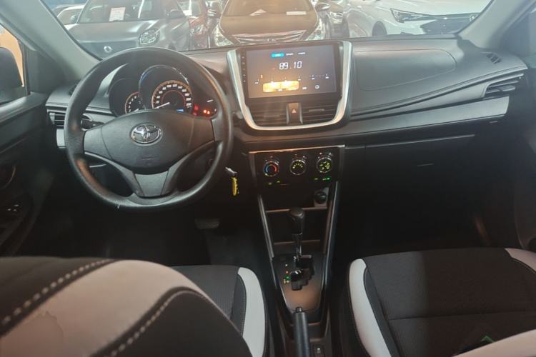 Used Toyota YARiS L Zhi Xuan 2021 X-Trail 1.5L CVT Leading Edition Center Console