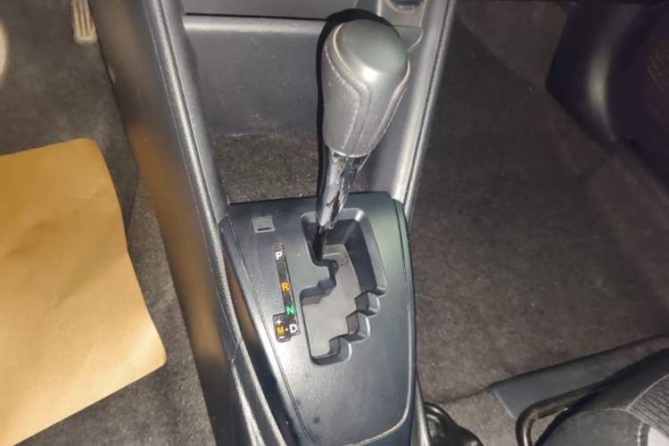 Used Toyota YARiS L Zhi Xuan 2021 1.5L CVT Leading Edition Gear Lever