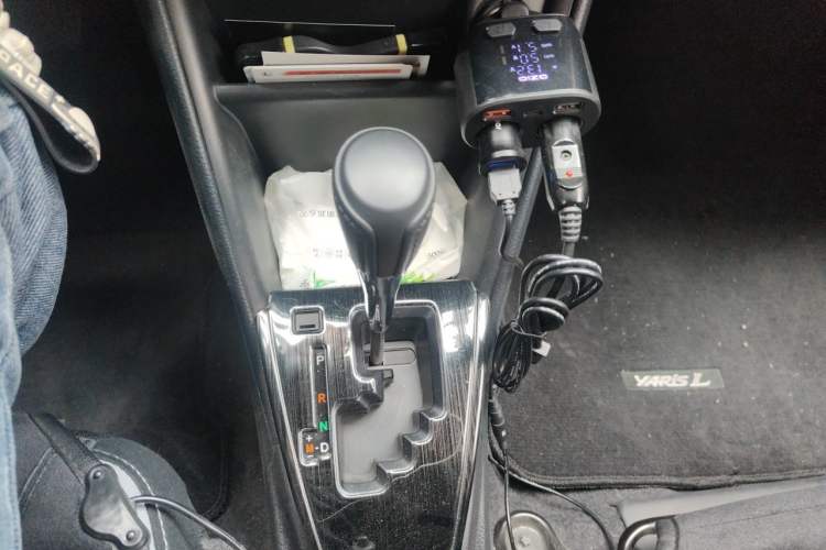 Used Toyota YARiS L Zhi Xuan 2021 1.5L CVT Leading Edition Gear Lever