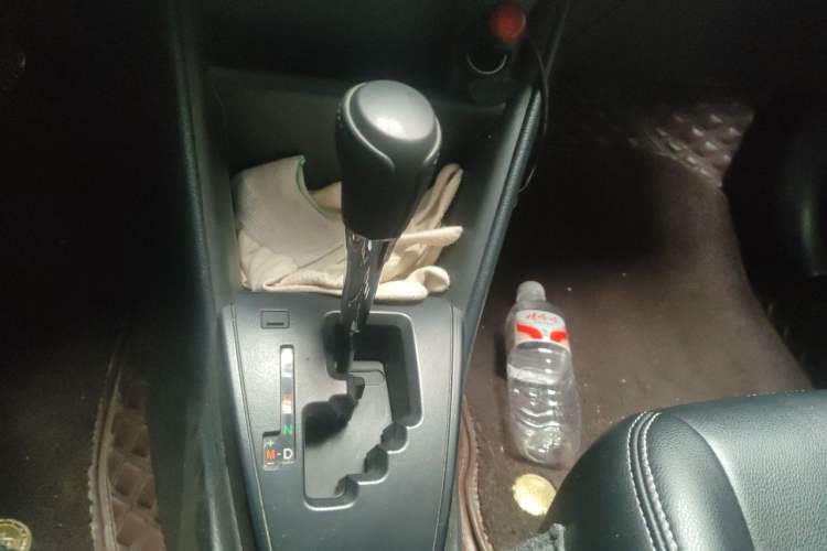 Used Toyota YARiS L Zhi Xuan 2021 1.5L CVT Leading Edition Gear Lever