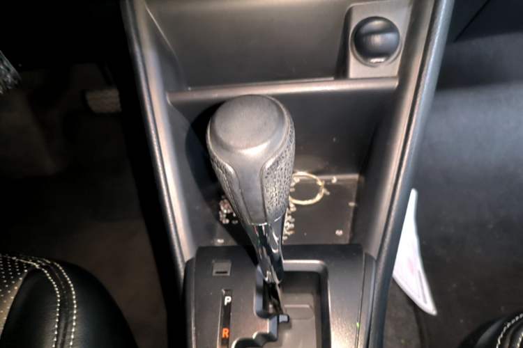 Used Toyota YARiS L Zhi Xuan 2021 1.5L CVT Leading Edition Gear Lever