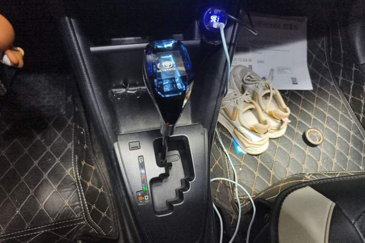 Used Toyota YARiS L Zhi Xuan 2021 1.5L CVT Leading Edition Gear Lever