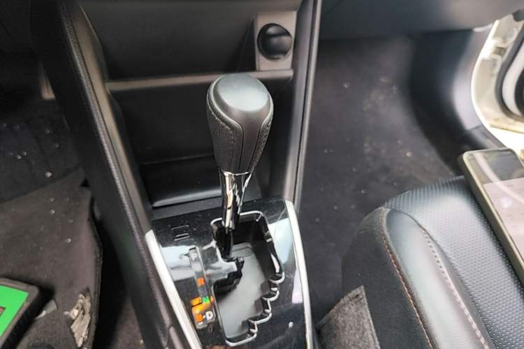Used Toyota YARiS L Zhi Xuan 2021 X-Trail 1.5L CVT Luxury Edition Gear Lever