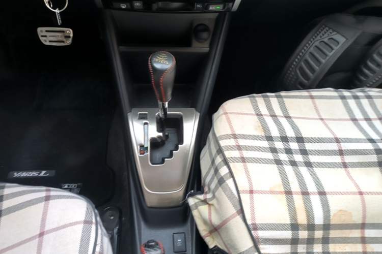 Used Toyota YARiS L Zhi Xuan 2021 1.5L CVT Leading Edition Gear Lever