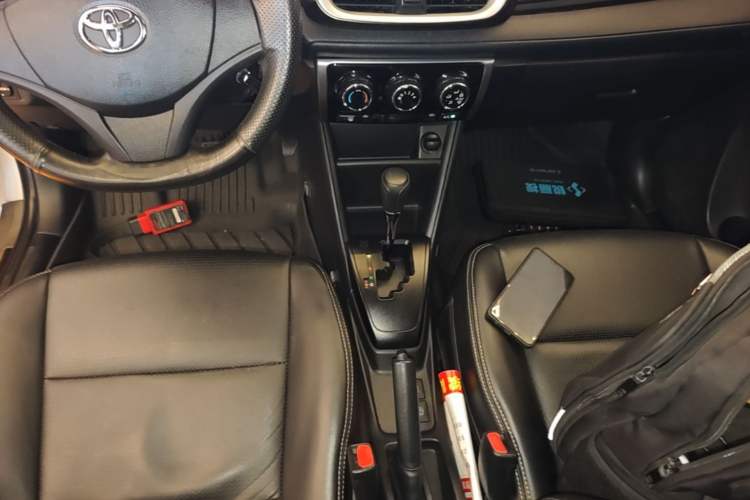 Used Toyota YARiS L Zhi Xuan 2021 1.5L CVT Leading Edition Gear Lever
