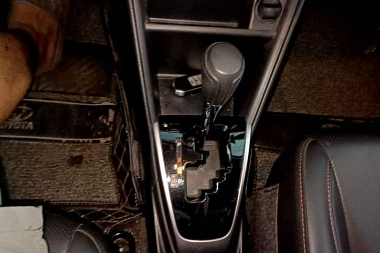 Used Toyota YARiS L Zhi Xuan 2021 X-Trail 1.5L CVT Luxury Edition Gear Lever