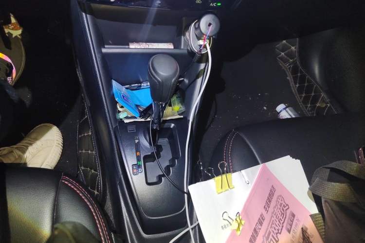Used Toyota YARiS L Zhi Xuan 2021 1.5L CVT Leading Edition Gear Lever