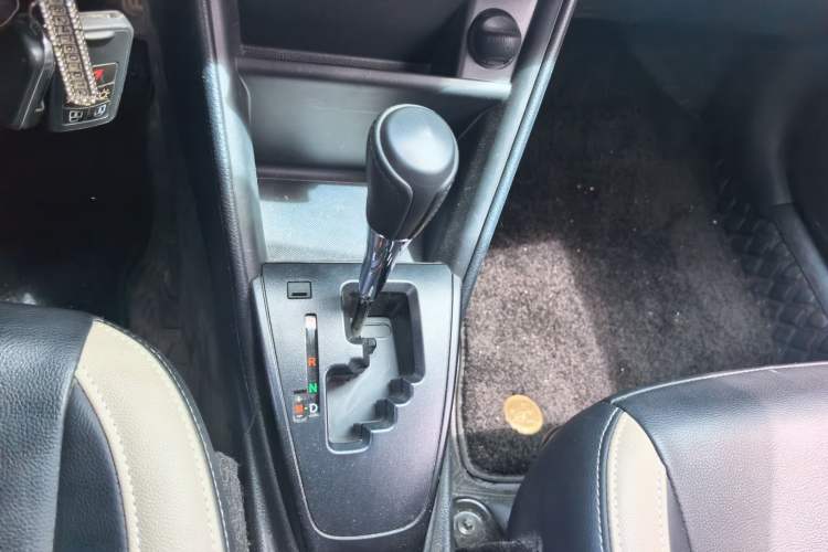 Used Toyota YARiS L Zhi Xuan 2021 1.5L CVT Leading Edition Gear Lever