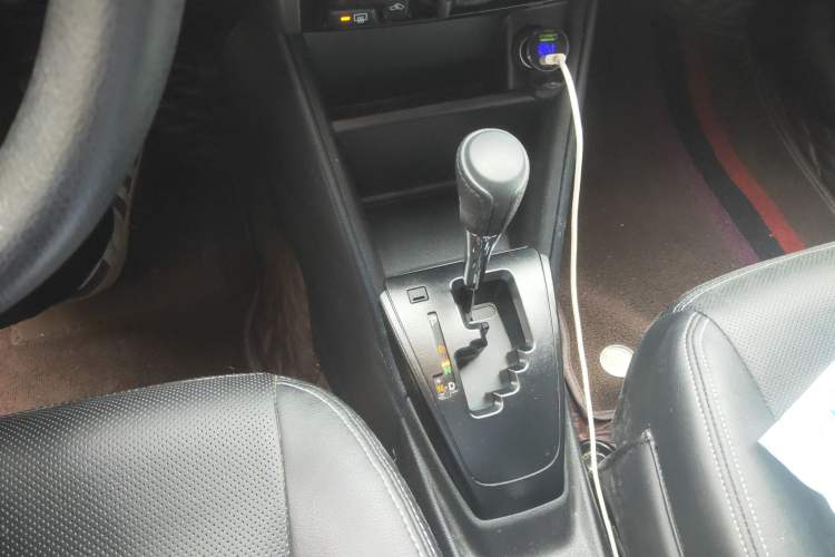 Used Toyota YARiS L Zhi Xuan 2021 1.5L CVT Leading Edition Gear Lever