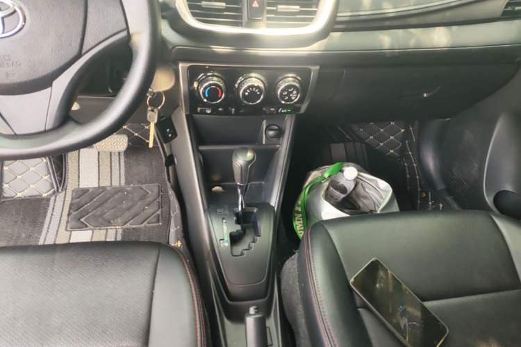Used Toyota YARiS L Zhi Xuan 2021 1.5L CVT Leading Edition Gear Lever