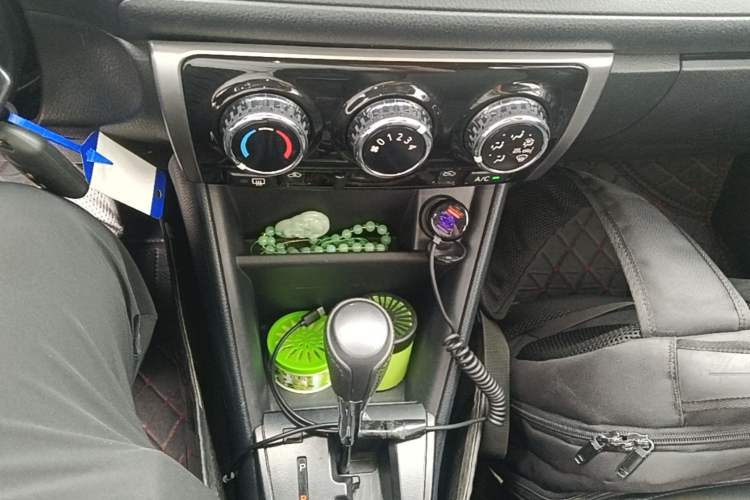 Used Toyota YARiS L Zhi Xuan 2021 1.5L CVT Leading Edition Gear Lever