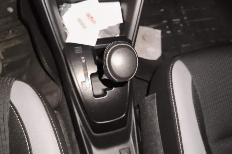 Used Toyota YARiS L Zhi Xuan 2021 1.5L CVT Leading Edition Gear Lever