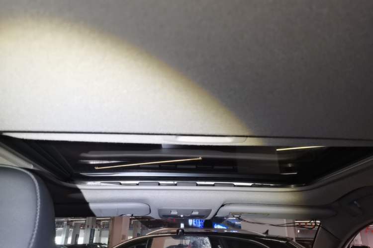 Used Toyota YARiS L Zhi Xuan 2021 X-Trail X 1.5L CVT Prestige Edition Headliner