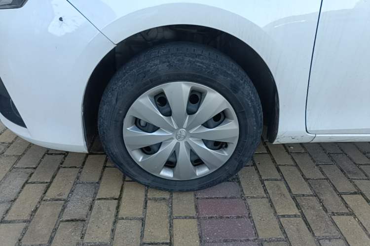 Used Toyota YARiS L Zhi Xuan 2021 1.5L CVT Leading Edition Left Front Wheel Hub