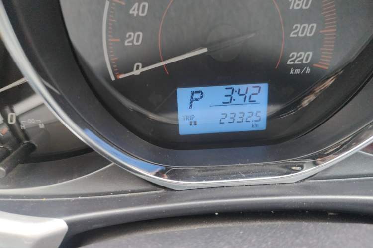 Used Toyota YARiS L Zhi Xuan 2021 1.5L CVT Leading Edition Odometer Close Up