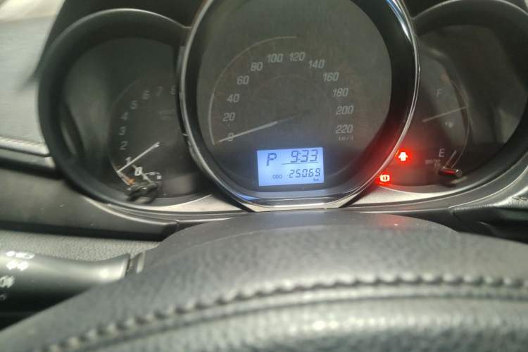 Used Toyota YARiS L Zhi Xuan 2021 1.5L CVT Leading Edition Odometer Close Up