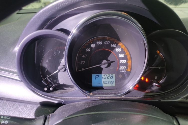 Used Toyota YARiS L Zhi Xuan 2021 1.5L CVT Leading Edition Odometer Close Up