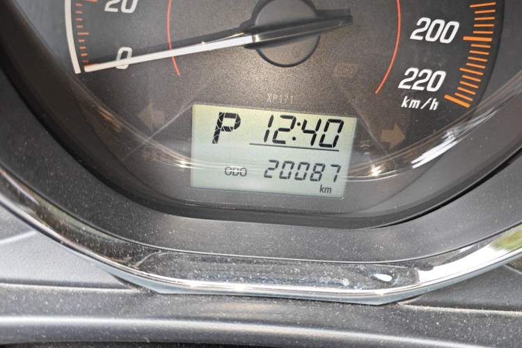 Used Toyota YARiS L Zhi Xuan 2021 X-Trail 1.5L CVT Leading Edition Odometer Close Up