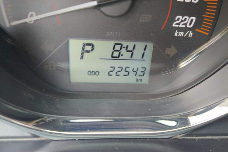 Used Toyota YARiS L Zhi Xuan 2021 X-Trail 1.5L CVT Luxury Edition Odometer Close Up