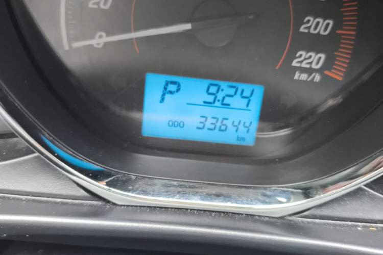 Used Toyota YARiS L Zhi Xuan 2021 X-Trail 1.5L CVT Leading Edition Odometer Close Up
