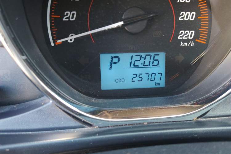 Used Toyota YARiS L Zhi Xuan 2021 X-Trail 1.5L CVT Leading Edition Odometer Close Up