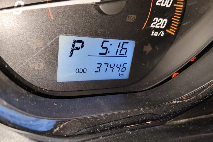 Used Toyota YARiS L Zhi Xuan 2021 X-Trail 1.5L CVT Leading Edition Odometer Close Up