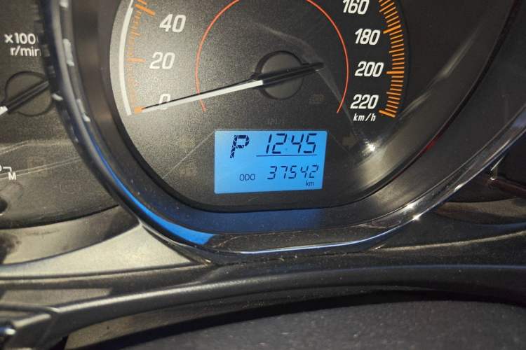 Used Toyota YARiS L Zhi Xuan 2021 X-Trail 1.5L CVT Leading Edition Odometer Close Up