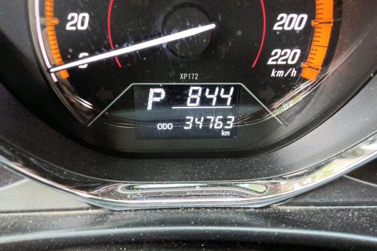 Used Toyota YARiS L Zhi Xuan 2021 1.5L CVT Leading Edition Odometer Close Up