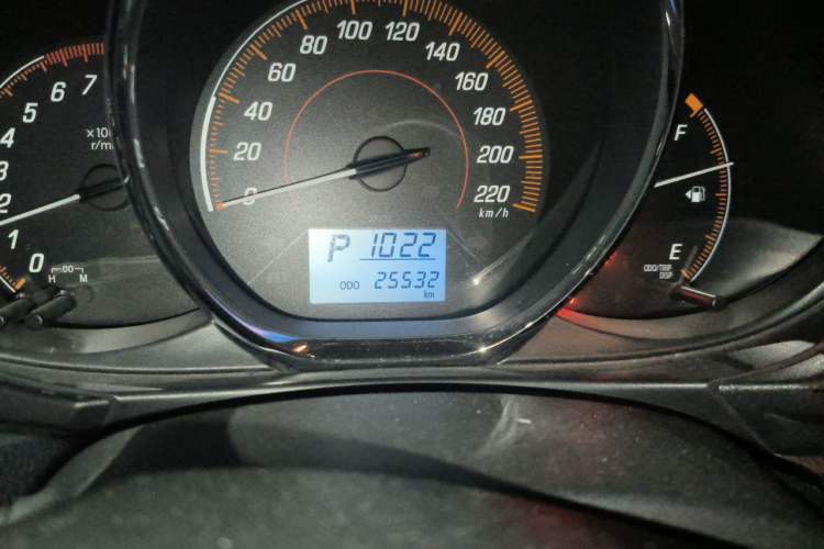 Used Toyota YARiS L Zhi Xuan 2021 1.5L CVT Leading Edition Odometer Close Up