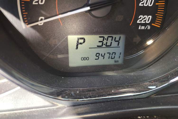 Used Toyota YARiS L Zhi Xuan 2021 X-Trail 1.5L CVT Leading Edition Odometer Close Up