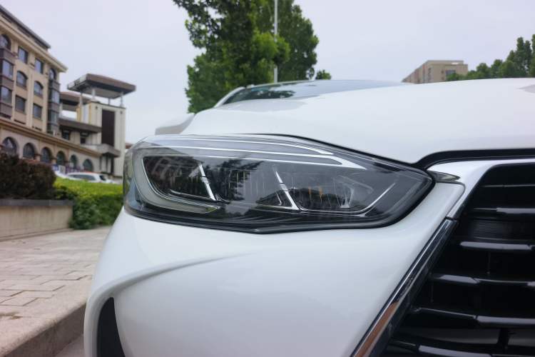 Used Toyota YARiS L Zhi Xuan 2021 X-Trail 1.5L CVT Leading Edition Right Front Headlight
