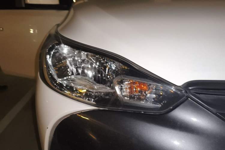 Used Toyota YARiS L Zhi Xuan 2021 1.5L CVT Leading Edition Right Front Headlight