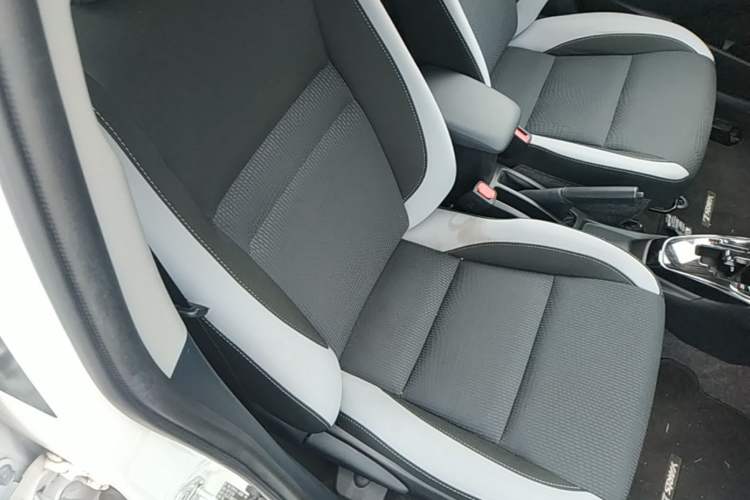 Used Toyota YARiS L Zhi Xuan 2021 X-Trail 1.5L CVT Leading Edition Right Front Seat