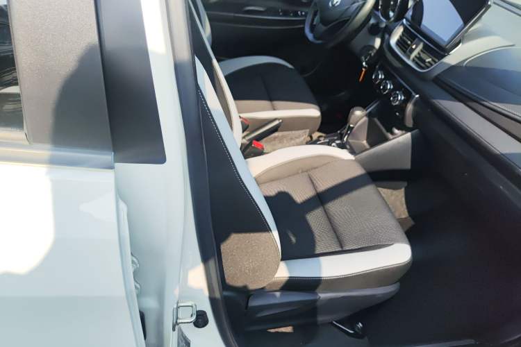 Used Toyota YARiS L Zhi Xuan 2021 1.5L CVT Leading Edition Right Front Seat