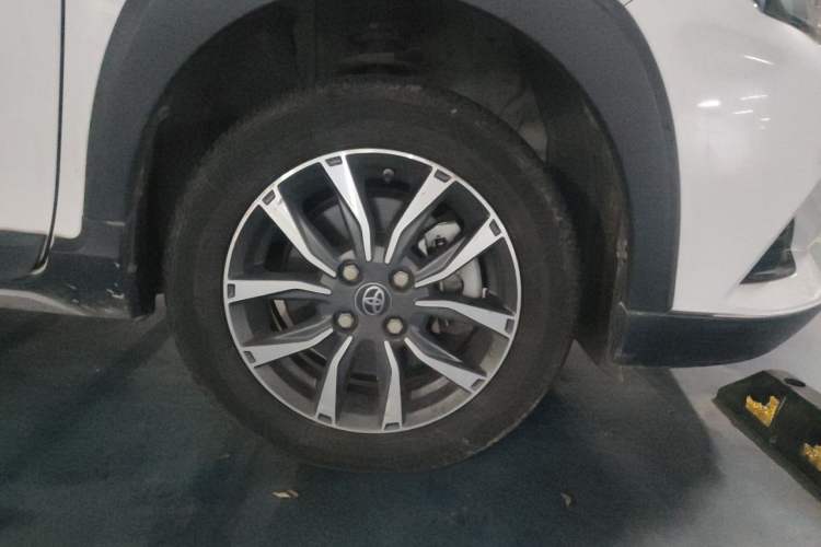 Used Toyota YARiS L Zhi Xuan 2021 1.5L CVT Luxury Edition Right Front Wheel Hub