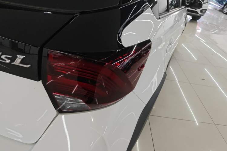 Used Toyota YARiS L Zhi Xuan 2021 X-Trail 1.5L CVT Luxury Edition Right Rear Taillight