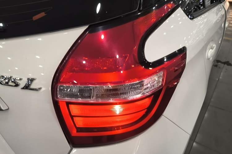 Used Toyota YARiS L Zhi Xuan 2021 1.5L CVT Leading Edition Right Rear Taillight