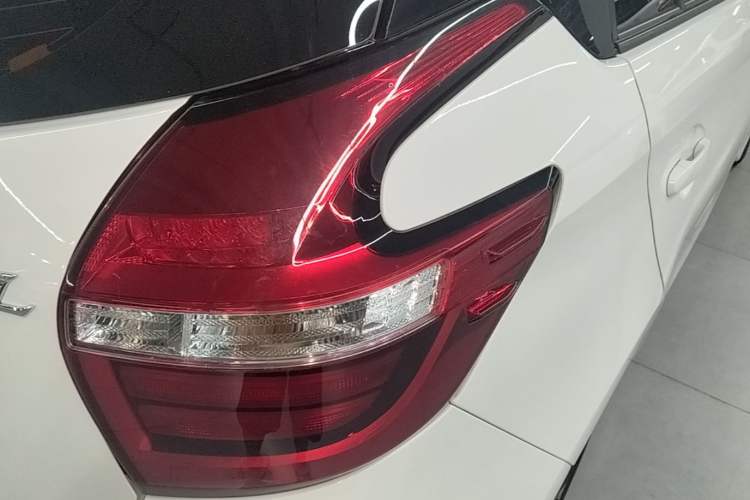 Used Toyota YARiS L Zhi Xuan 2021 1.5L CVT Leading Edition Right Rear Taillight