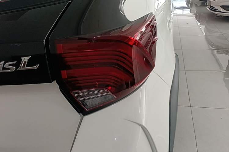 Used Toyota YARiS L Zhi Xuan 2021 X-Trail 1.5L CVT Leading Edition Right Rear Taillight
