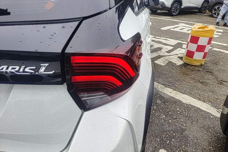 Used Toyota YARiS L Zhi Xuan 2021 X-Trail 1.5L CVT Luxury Edition Right Rear Taillight