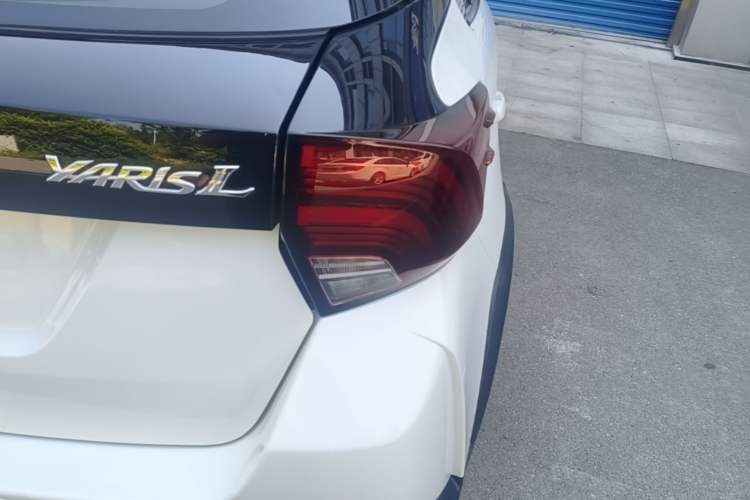 Used Toyota YARiS L Zhi Xuan 2021 X-Trail 1.5L CVT Leading Edition Right Rear Taillight