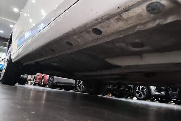 Used Toyota YARiS L Zhi Xuan 2021 1.5L CVT Leading Edition Right Side Sill