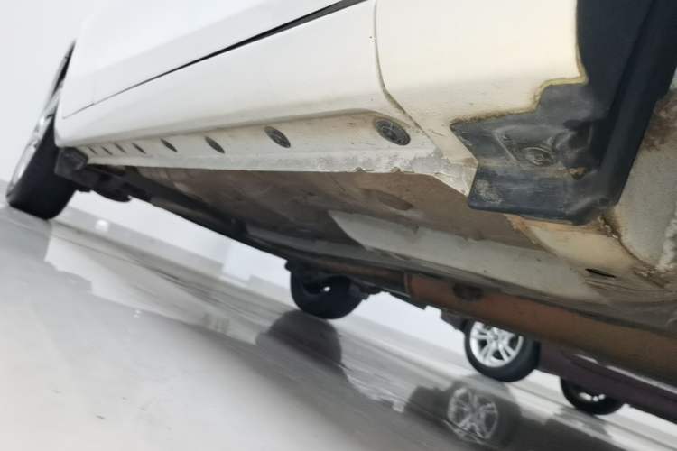 Used Toyota YARiS L Zhi Xuan 2021 1.5L CVT Leading Edition Right Side Sill