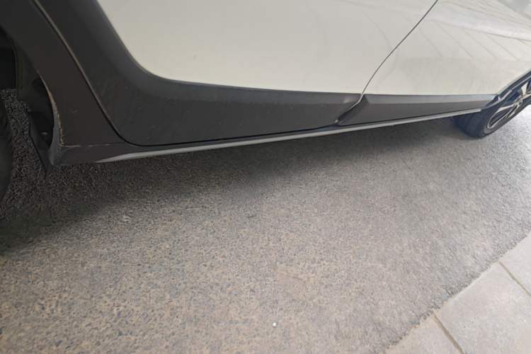 Used Toyota YARiS L Zhi Xuan 2021 X-Trail 1.5L CVT Leading Edition Right Side Sill
