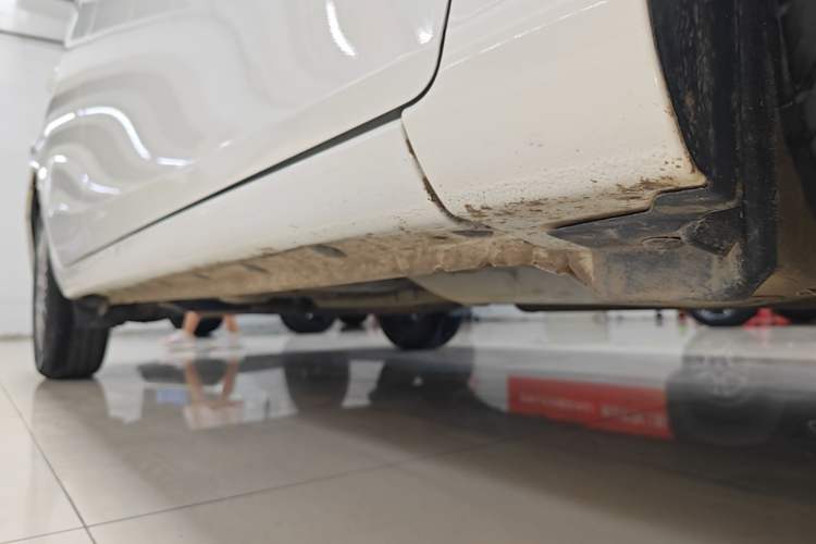 Used Toyota YARiS L Zhi Xuan 2021 1.5L CVT Leading Edition Right Side Sill